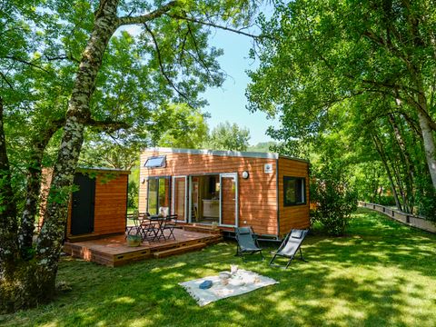 HÉBERGEMENT INSOLITE 4 personnes - Tiny House 2 chambres + Slow Box avec vue sur la rivière 4 pers.