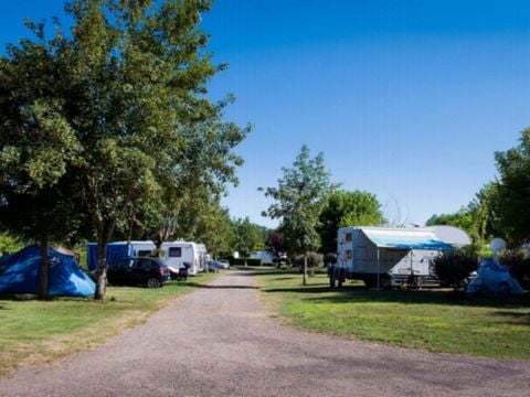 Emplacement - Simple - 2 pers+ - Véhicule