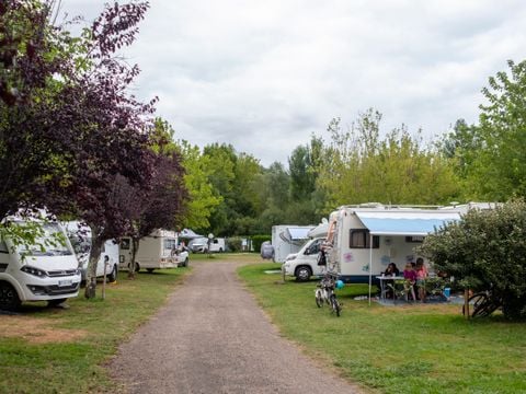 Emplacement - Simple - 2 pers+ - Véhicule