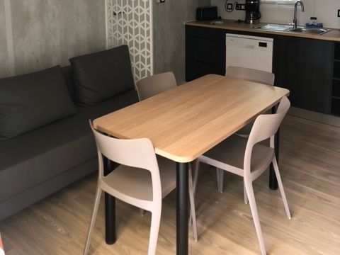 MOBILHOME 4 personnes - MH 2 CH 2 SDB PREMIUM 4/6 pers 1/6 pers