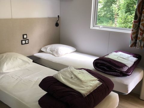 MOBILHOME 4 personnes - MH 2 CH 2 SDB PREMIUM 4 pers 1/4 pers