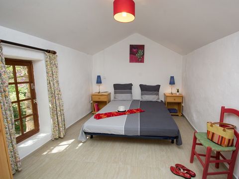 GÎTE 2 personnes - Gîte Roussillon 2p avec spa privatif