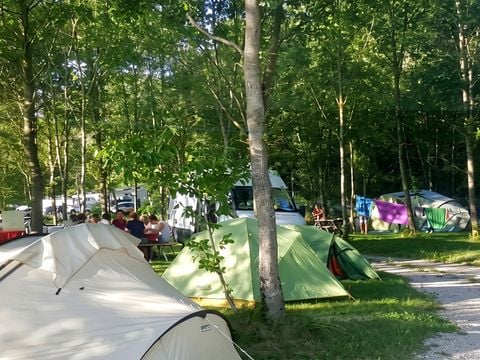 Village des Bons-Hommes au Pré Cathare - Camping Ariège - Afbeelding N°19
