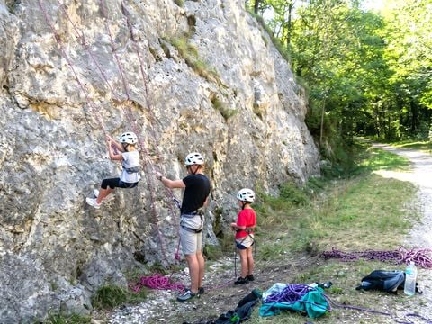 Village des Bons-Hommes au Pré Cathare - Camping Ariège - Image N°28