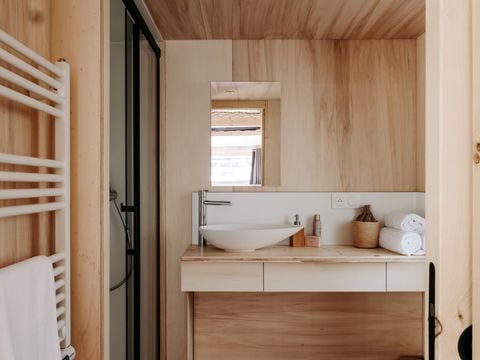 HÉBERGEMENT INSOLITE 4 personnes - Tiny House Signature 2 Chambres