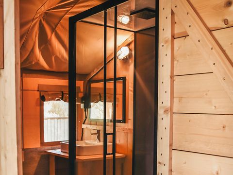 TENTE TOILE ET BOIS 6 personnes - Camping Luna del Monte - Tente safari 6 personnes avec sanitaires