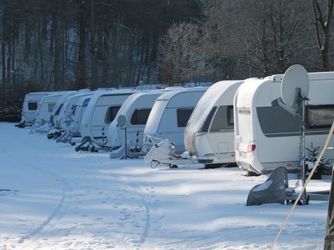 Emplacement - Équipé de série de sanitaires privés à proximité
