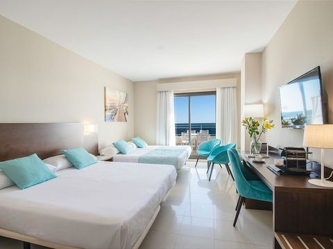 CHAMBRE 4 personnes - CHAMBRE QUADRUPLE - VUE MER - TERRASSE SPACIEUSE - PETITDÉJEUNER INCLUS