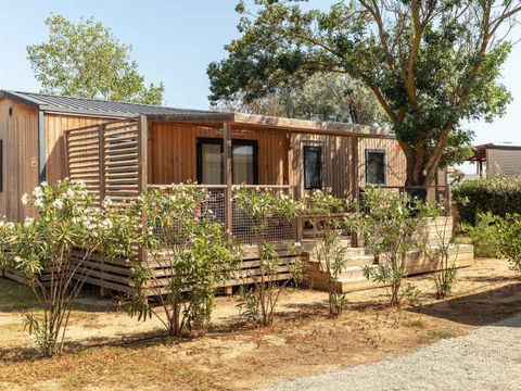 MOBILHOME 8 personnes - Mobil-home | Premium | 3 Ch. | 6/8 Pers. | Terrasse surélevée | 2 SDB