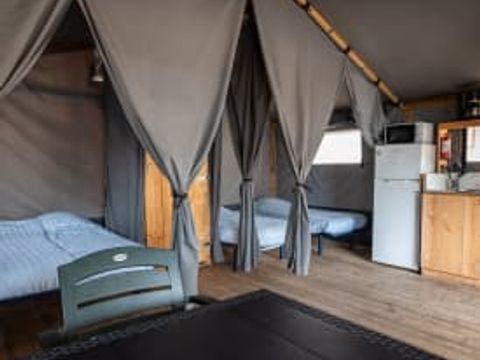 TENTE TOILE ET BOIS 4 personnes - Les Issambres