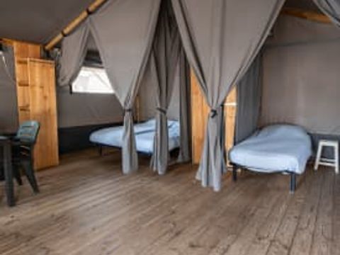 TENTE TOILE ET BOIS 4 personnes - Les Issambres