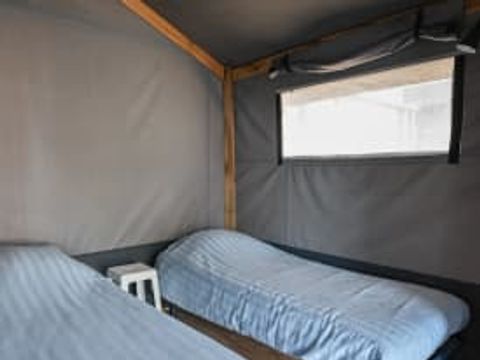 TENTE TOILE ET BOIS 4 personnes - Les Issambres