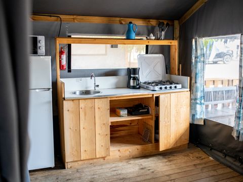 TENTE TOILE ET BOIS 4 personnes - Les Issambres