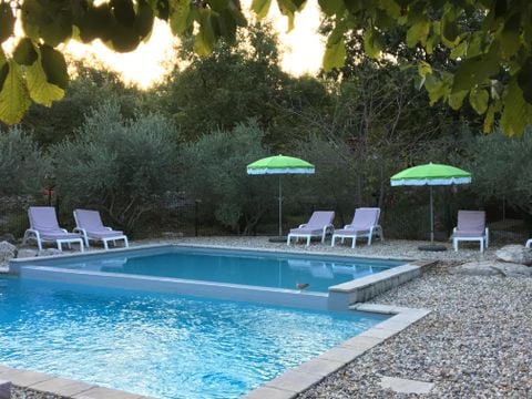 Hébergement 2 personnes - Le POD : la cabane 100 % nature / avec petit déjeuner / 2 pers inclus / Spa privatif en option