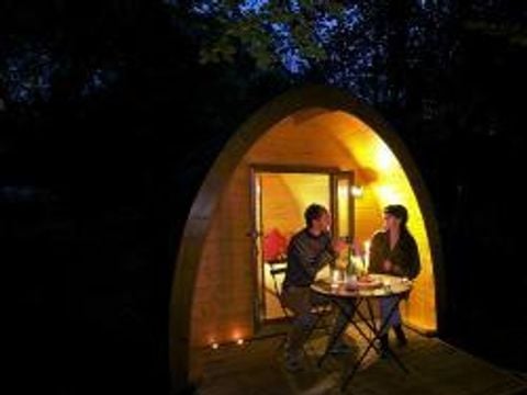 Hébergement 2 personnes - Le POD : la cabane 100 % nature / avec petit déjeuner / 2 pers inclus / Spa privatif en option