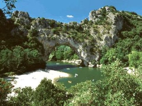 LODGE 5 personnes - Roulotte ( Séjour Deluxe ) climatisée / avec petit déjeuner / 2 pers inclus / Spa privatif en option