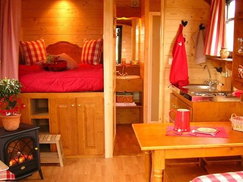 LODGE 3 personnes - Roulotte ( Séjour Premium ) climatisée/ tout inclus version luxe avec Spa privatif / 2 pers inclus