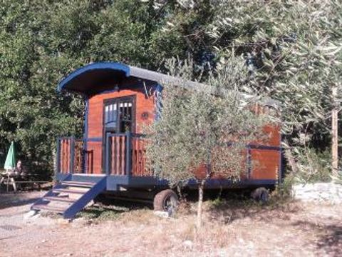 LODGE 5 personnes - Roulotte ( Séjour Premium ) climatisée/ tout inclus version luxe avec Spa privatif / 2 pers inclus