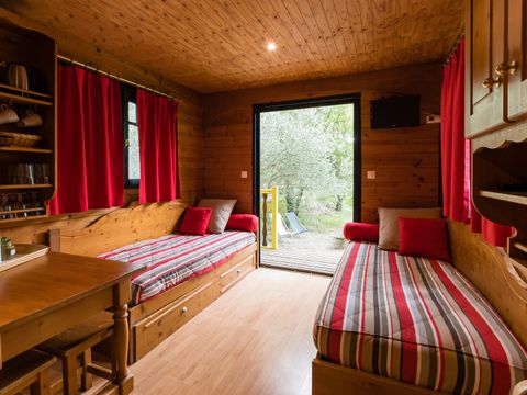 LODGE 5 personnes - Roulotte ( Séjour Premium ) climatisée/ tout inclus version luxe avec Spa privatif / 2 pers inclus