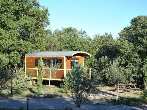LODGE 2 personnes - Roulotte (Séjour Nuit d'Amour )  climatisée / Spa privatif et ambiance Romantique / 2 pers inclus