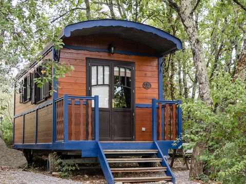 LODGE 2 personnes - Roulotte (Séjour Nuit d'Amour )  climatisée / Spa privatif et ambiance Romantique / 2 pers inclus