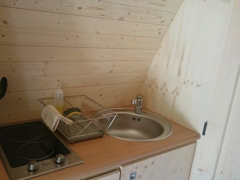 HÉBERGEMENT INSOLITE 3 personnes - Cabane Forestière climatisée ( avec petit déjeuner et Spa privatif accès illimité ) / 2 pers inclus