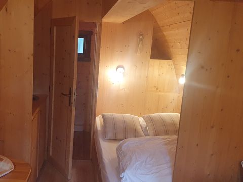 HÉBERGEMENT INSOLITE 2 personnes - Cabane Forestière climatisée ( avec petit déjeuner et Spa privatif accès illimité ) / 2 pers inclus