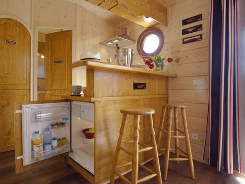 CHALET 5 personnes - Cabane de Sam climatisée ( petite maison de famille, spa privatif sur la terrasse ) / 5 pers inclus