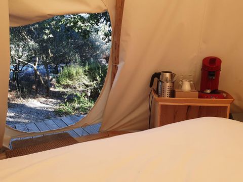 TENTE 2 personnes - TIPI LODGE 6 m² pour 2 pers avec petit déjeuner et Jacuzzi privatif en accès illimité
