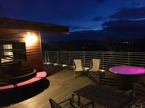 LODGE 2 personnes - Cabane Lodge avec petit déjeuner et  Spa Privatif en terrasse