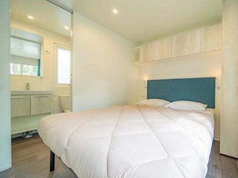 MOBILHOME 4 personnes - Premium | 2 Ch. | 4 Pers. | Terrasse surélevée | Clim. | TV