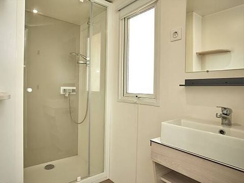 MOBILHOME 6 personnes - Mobil-home | Comfort | 3 Ch. | 6 Pers. | Terrasse surélevée | Clim. | TV