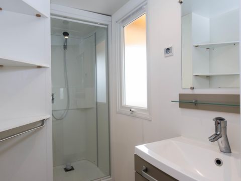 MOBILHOME 6 personnes - MH 2CH - TERRASSE SEMI COUVERTE FERMEE