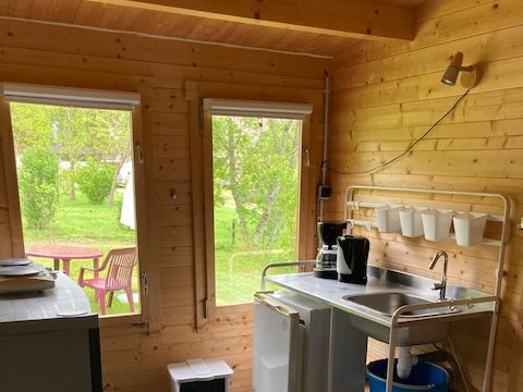 CHALET 2 personnes - Chalet COCONUT 2/4 pers - personnes supplémentaires possible en supplément, contacter le camping