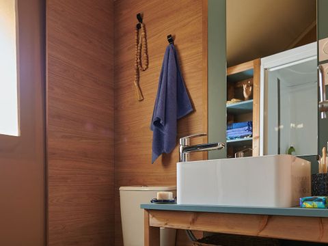 HÉBERGEMENT INSOLITE 4 personnes - INSOLITE LODGE PRIVILÈGE avec vue - 26 m² - 2 chambres - avec sanitaires