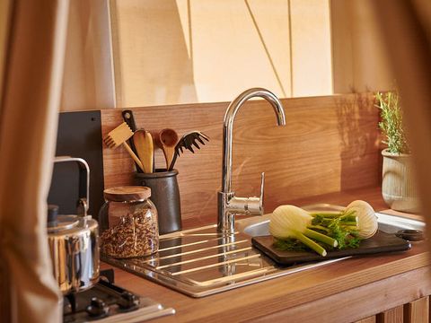 HÉBERGEMENT INSOLITE 4 personnes - INSOLITE LODGE PRIVILÈGE avec vue - 26 m² - 2 chambres - avec sanitaires