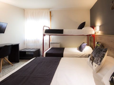 CHAMBRE 4 personnes - Chambre Quadruple