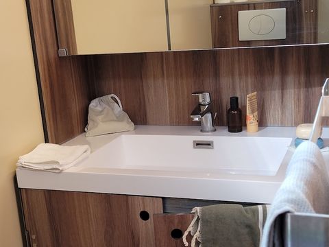 HÉBERGEMENT INSOLITE 2 personnes - Cabanétape