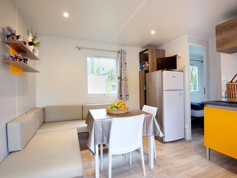 MOBILHOME 6 personnes - CONFORT 31m² - 3 chambres avec terrasse couverte