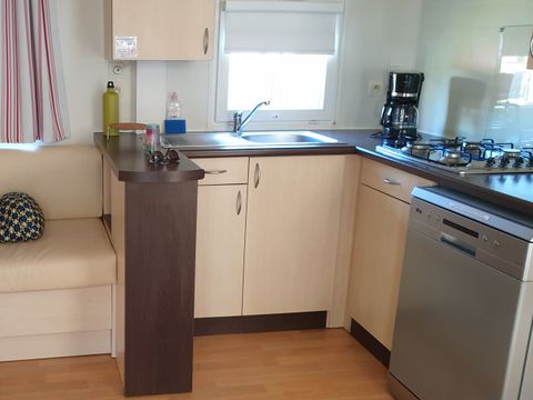 MOBILHOME 8 personnes - CONFORT 35m² -  3 chambres avec terrasse couverte et lave-vaisselle