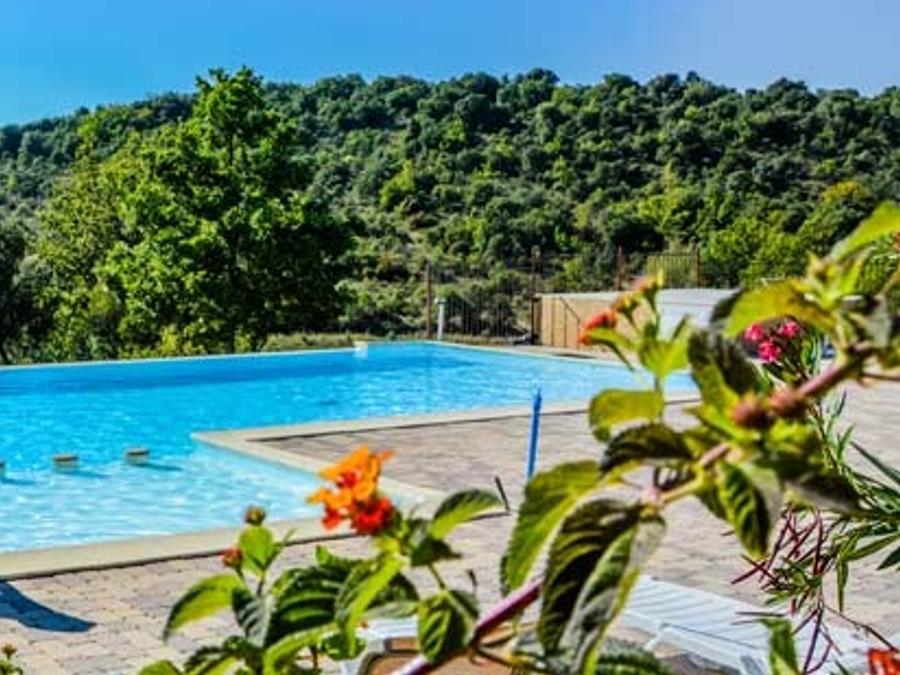 Domaine de Chadeyron - Camping et gîtes