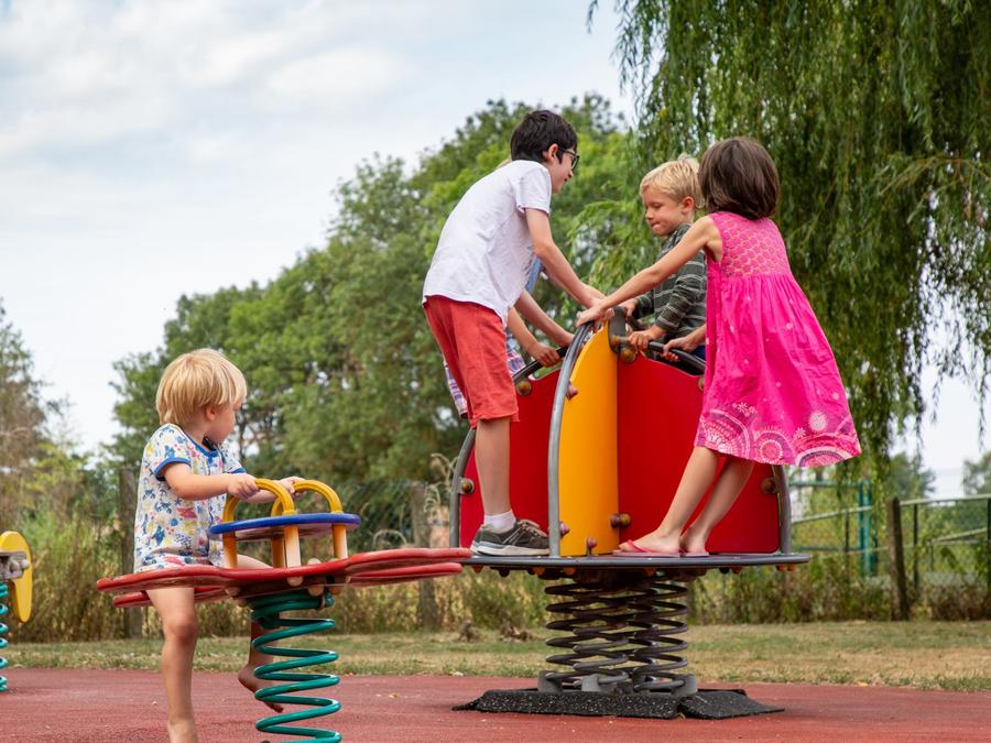 France - Camping d'Autun, 3*