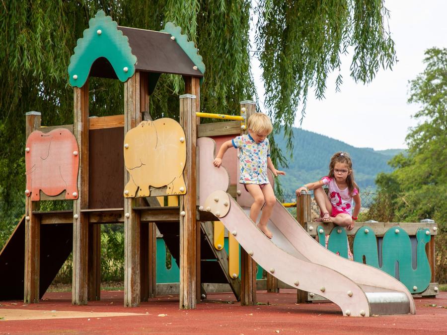 France - Camping d'Autun, 3*