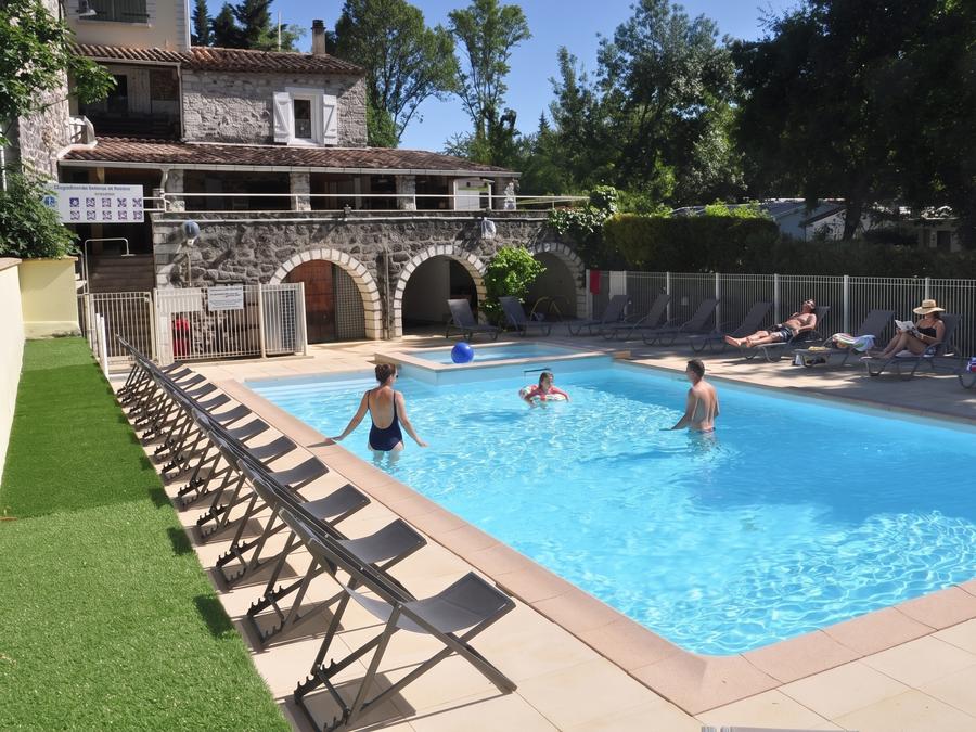 Camping les Rives d'Auzon, 3*