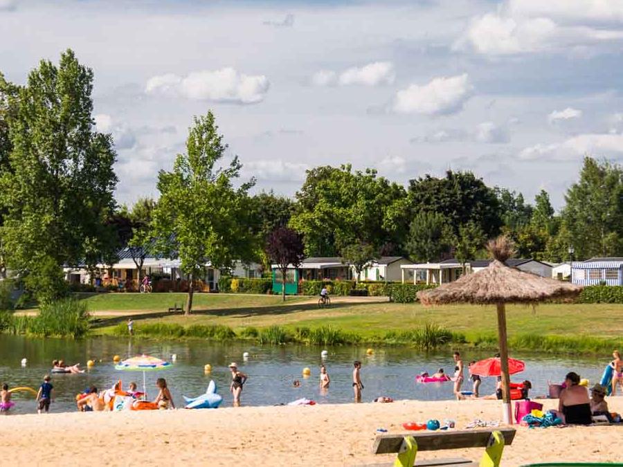 France - Camping Le Lac des Varennes, 3*