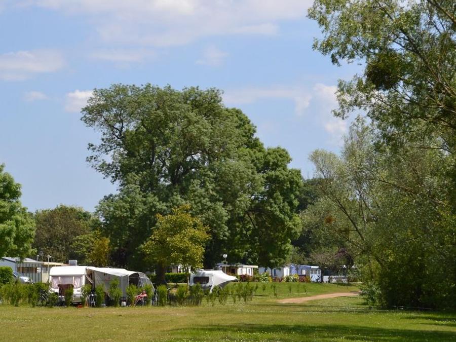 France - Camping Le Lac des Varennes, 3*