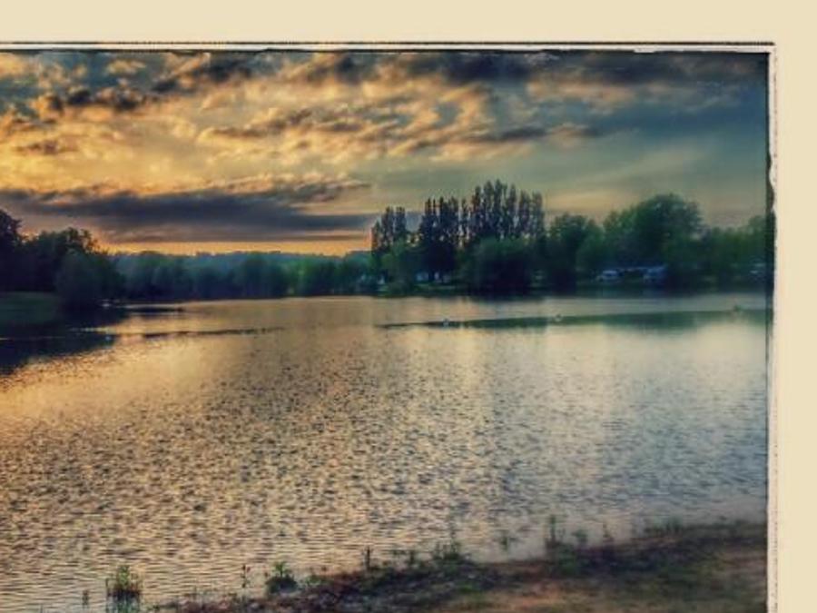 France - Camping Le Lac des Varennes, 3*