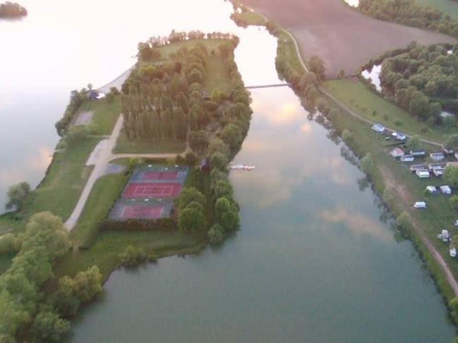 France - Camping Le Lac des Varennes, 3*