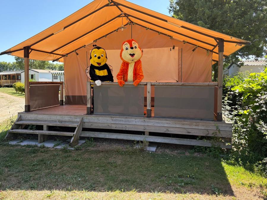 France - Camping Le Lac des Varennes, 3*