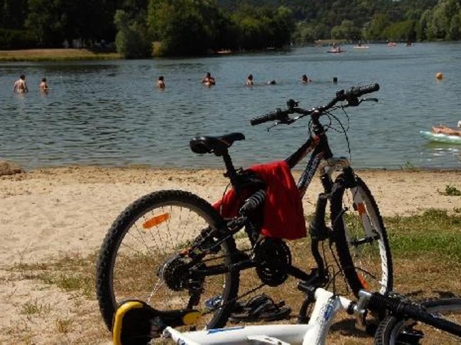 France - Camping Le Lac des Varennes, 3*
